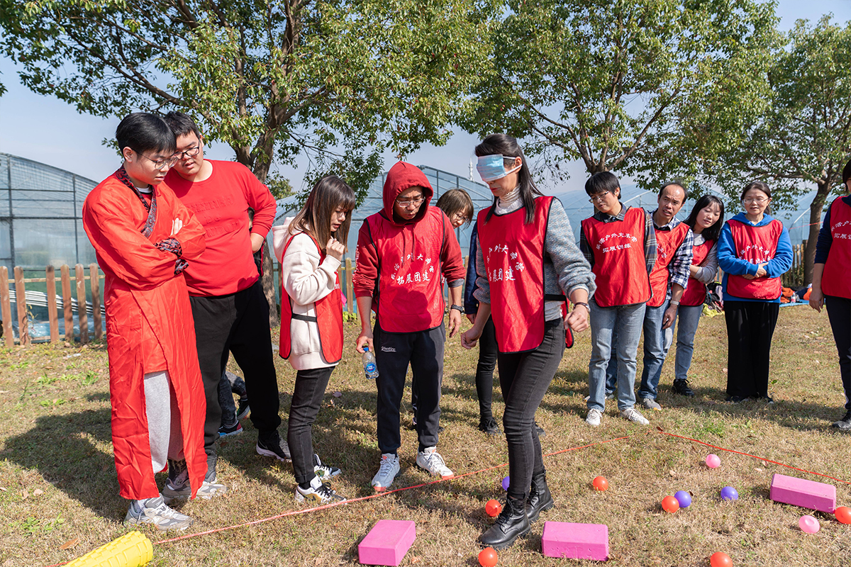 蜜桃传奇媒体mv视频7